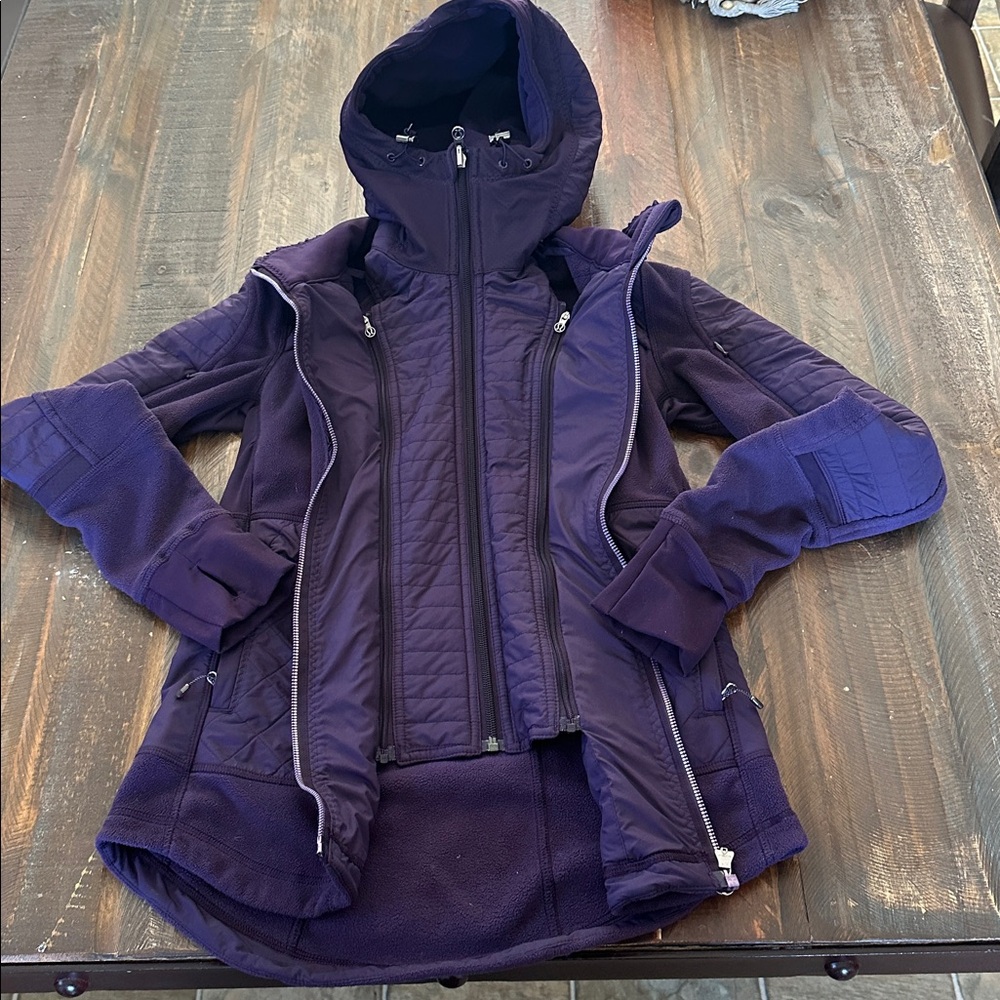 Lululemon fleecy keen jacket size 4 in Eggplant colour